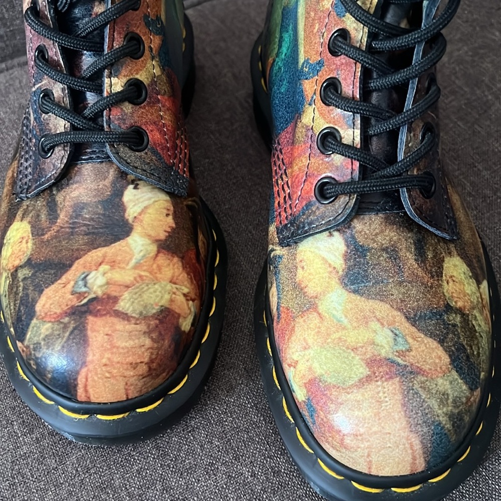 DOC MARTENS x HOGARTH PASQUAL RENAISSANCE MUSEUM EDITION BOOTS NWT - Picture 8 of 14